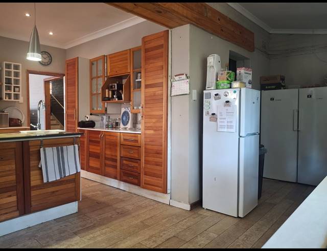 5 BEDROOM FREEHOLD FOR SALE IN CLARENDON